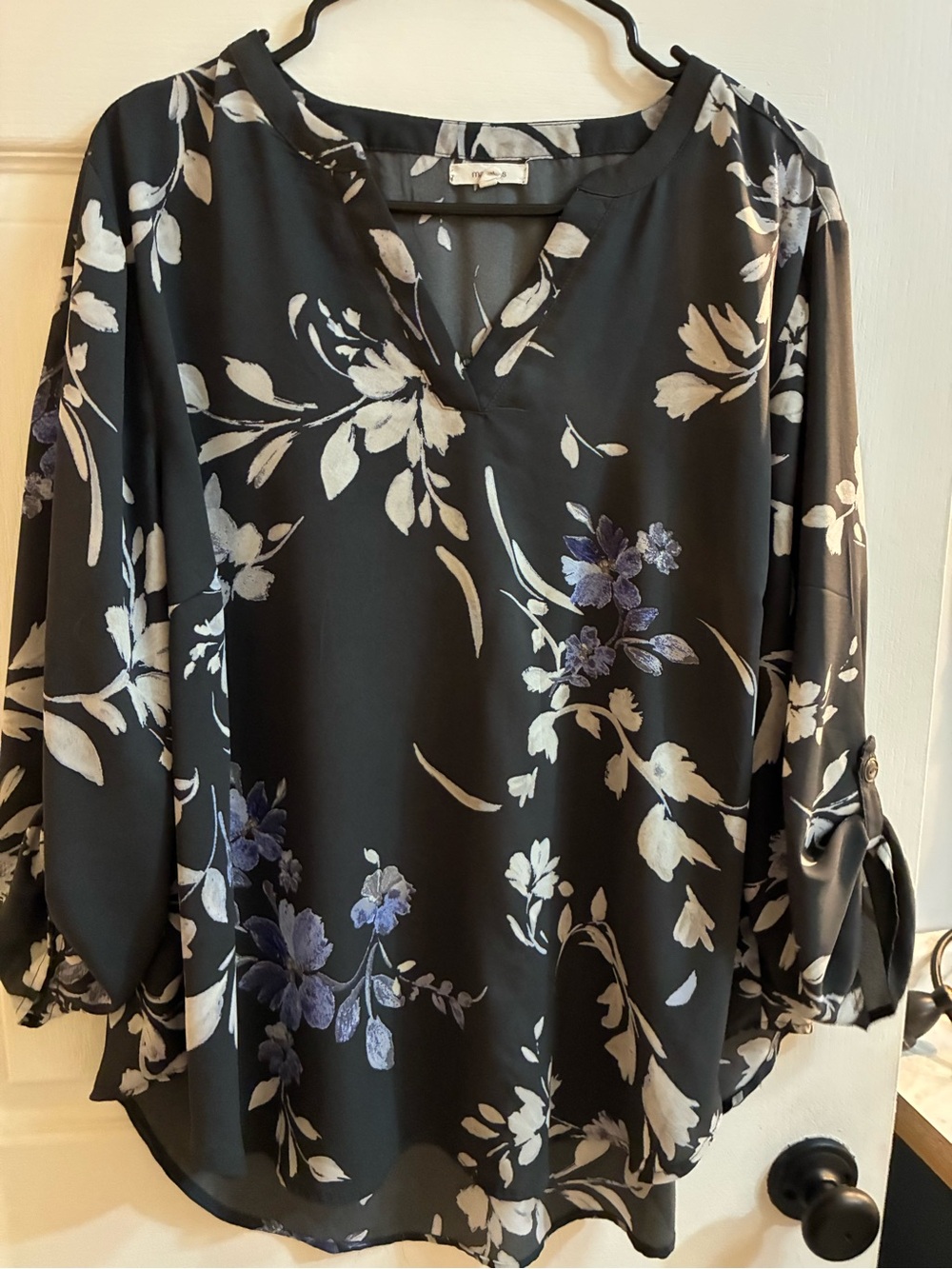 Maurices Black Floral Blouse 1X Roll Tab Sleeve Split Neck Lightweight Top